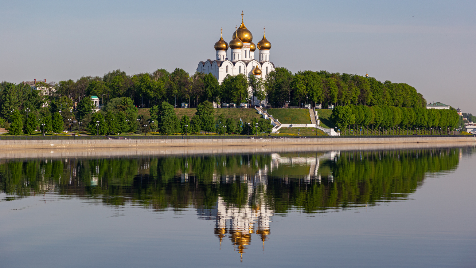 Ярославль, Которосльная набережная, 2 / Волжская набережная, 1