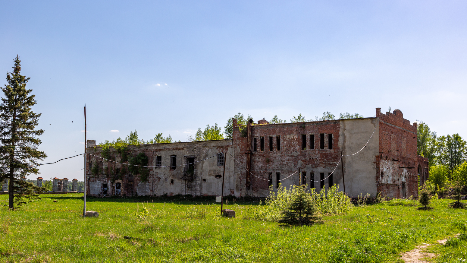 Красный Профинтерн, Набережная улица, 4?