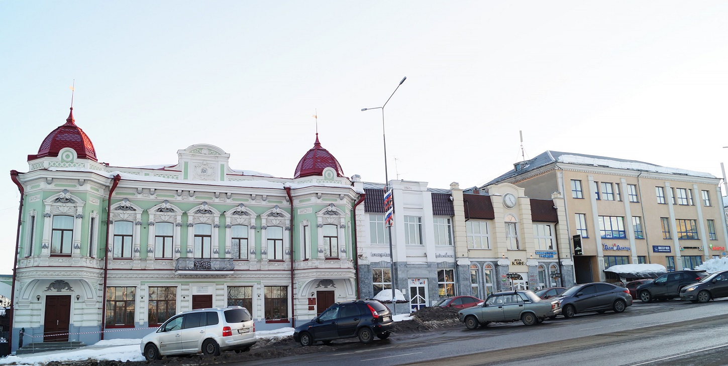 Сарапул, Красная площадь, 7