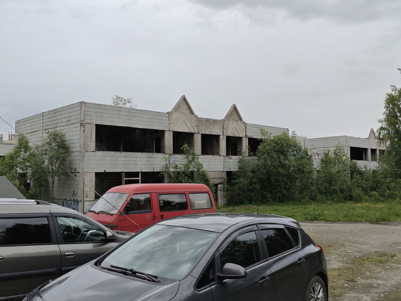 Оленегорск, Молодёжный бульвар, 13