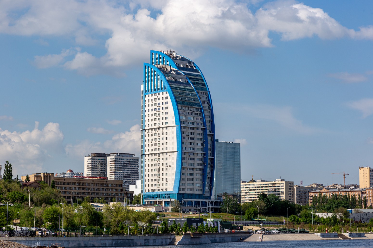 Волгоград, Улица Калинина, 2Б; Улица Калинина, 2А