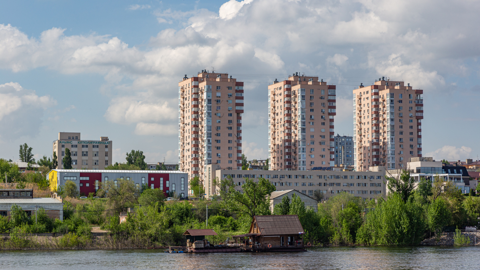 Волгоград, Пугачёвская улица, 5Д; Пугачёвская улица, 5Г; Пугачёвская улица, 5