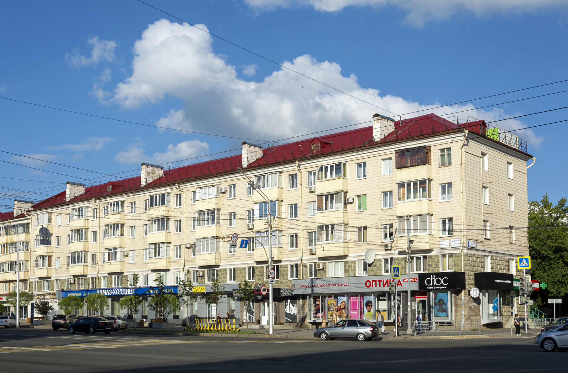 Уфа, Проспект Октября, 6 / Улица Бессонова, 1