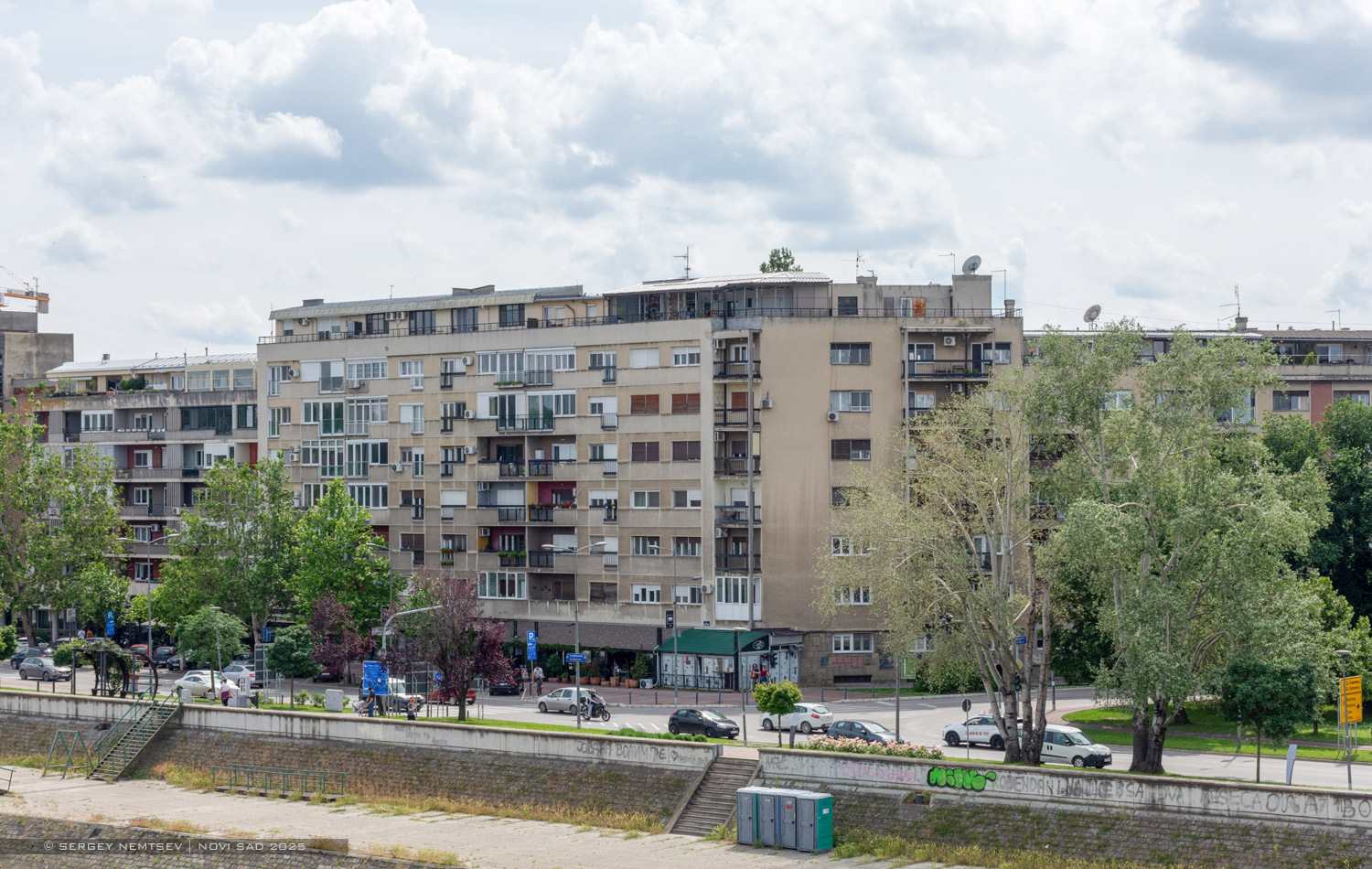 Нови-Сад, Кеј жртава рације, 2a