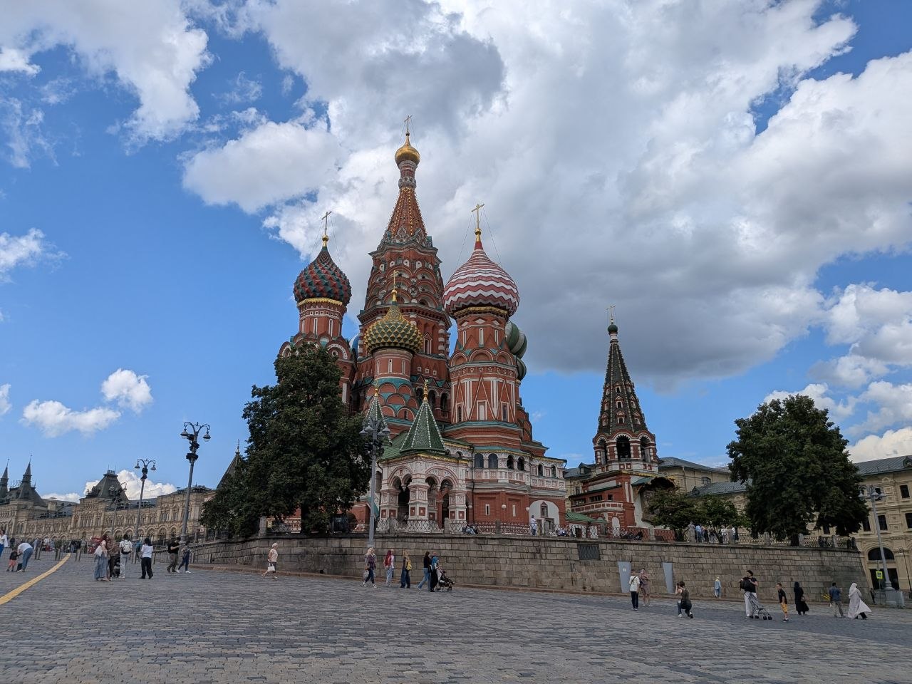 Москва, Красная площадь, 7; Красная площадь, 3 / Ветошный переулок, 2 / Улица Ильинка, 1 / Никольская улица, 2