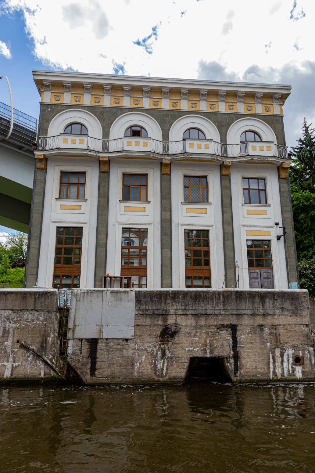 Москва, Карамышевская набережная, Карамышевский шлюз