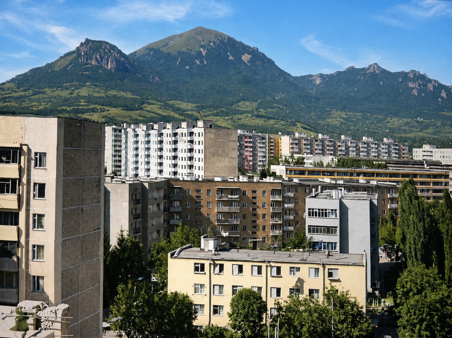 Пятигорск, Ессентукская улица, 64; Ессентукская улица, 68; Ессентукская улица, 72; Улица Адмиральского, 55; Сельская улица, 3; Ессентукская улица, 66А; Улица Адмиральского, 10; Улица Адмиральского, 8 корп. 5; Ессентукская улица, 76; Улица Адмиральского, 8 корп. 2. Пятигорск — Панорамы