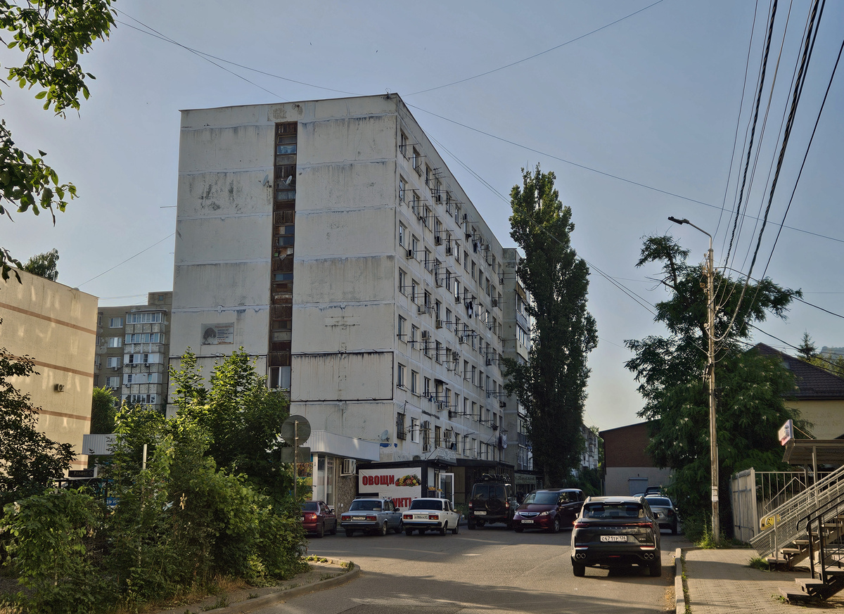 Пятигорск, Улица Адмиральского, 8 корп. 2