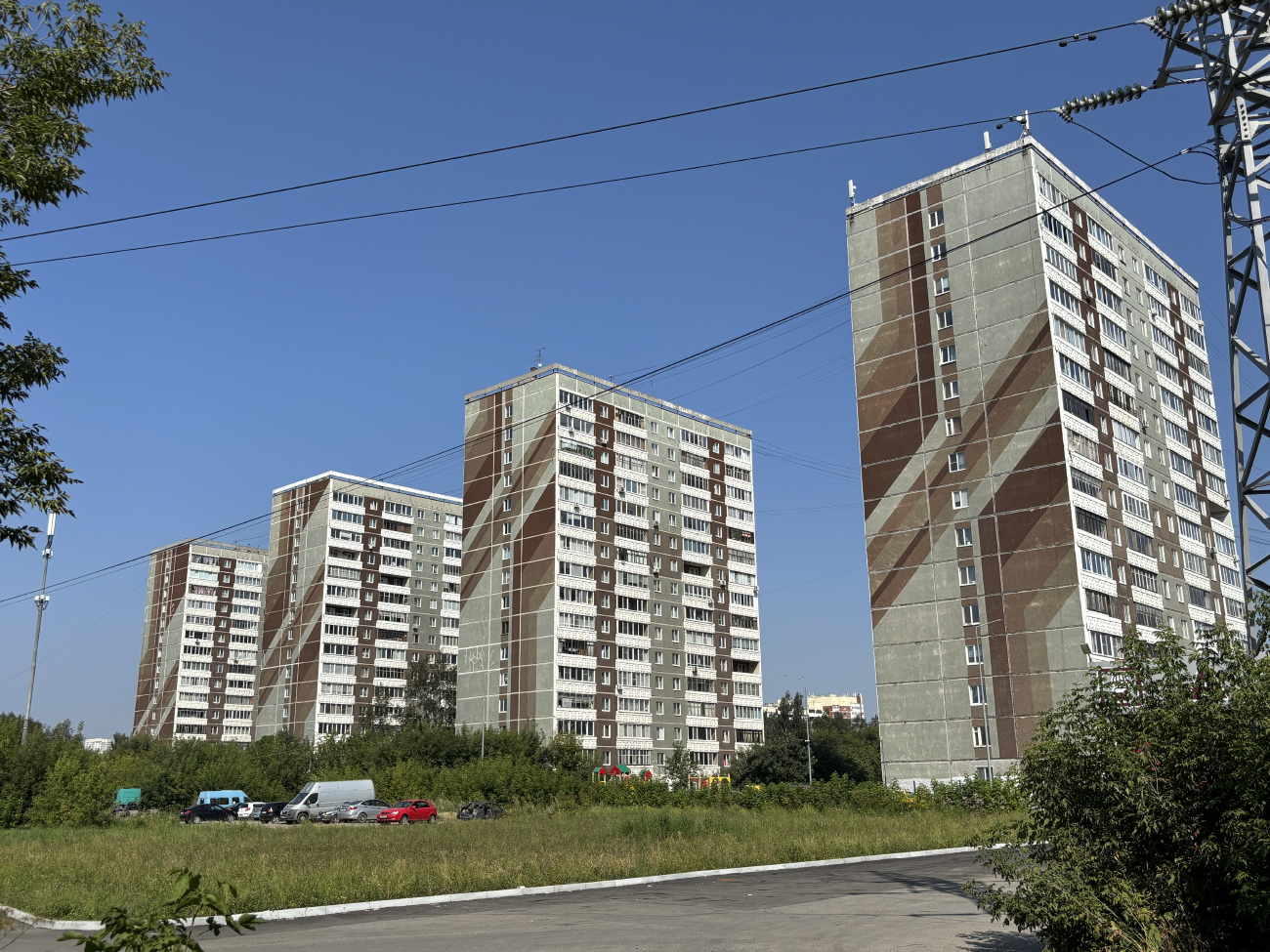 Yekaterinburg, Улица Новгородцевой, 37, корп. 2; Улица Новгородцевой, 39; Улица Новгородцевой, 43