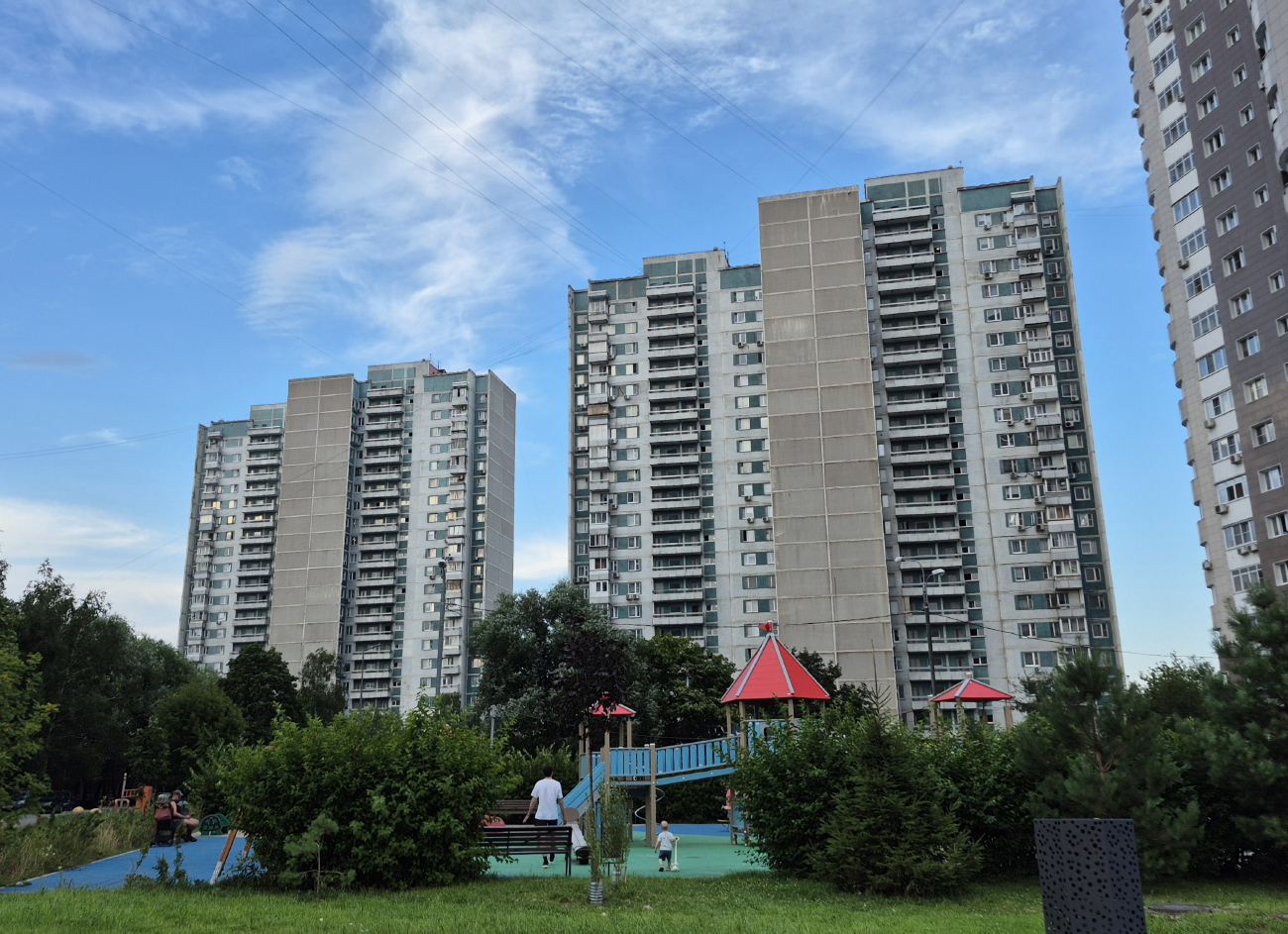 Москва, Улица Крылатские Холмы, 26 корп. 3; Улица Крылатские Холмы, 24 корп. 2