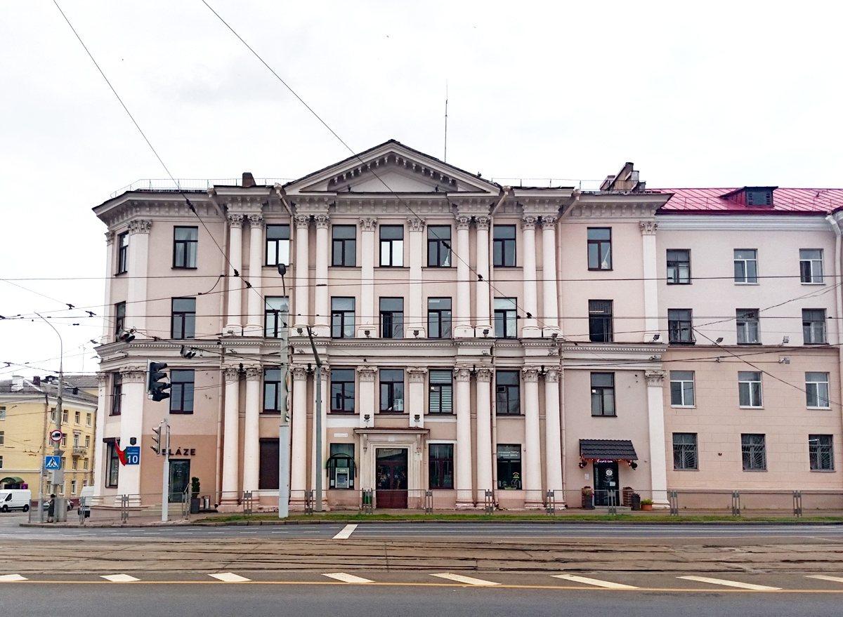 Минск, Проспект Машерова, 10 / Красная улица, 12