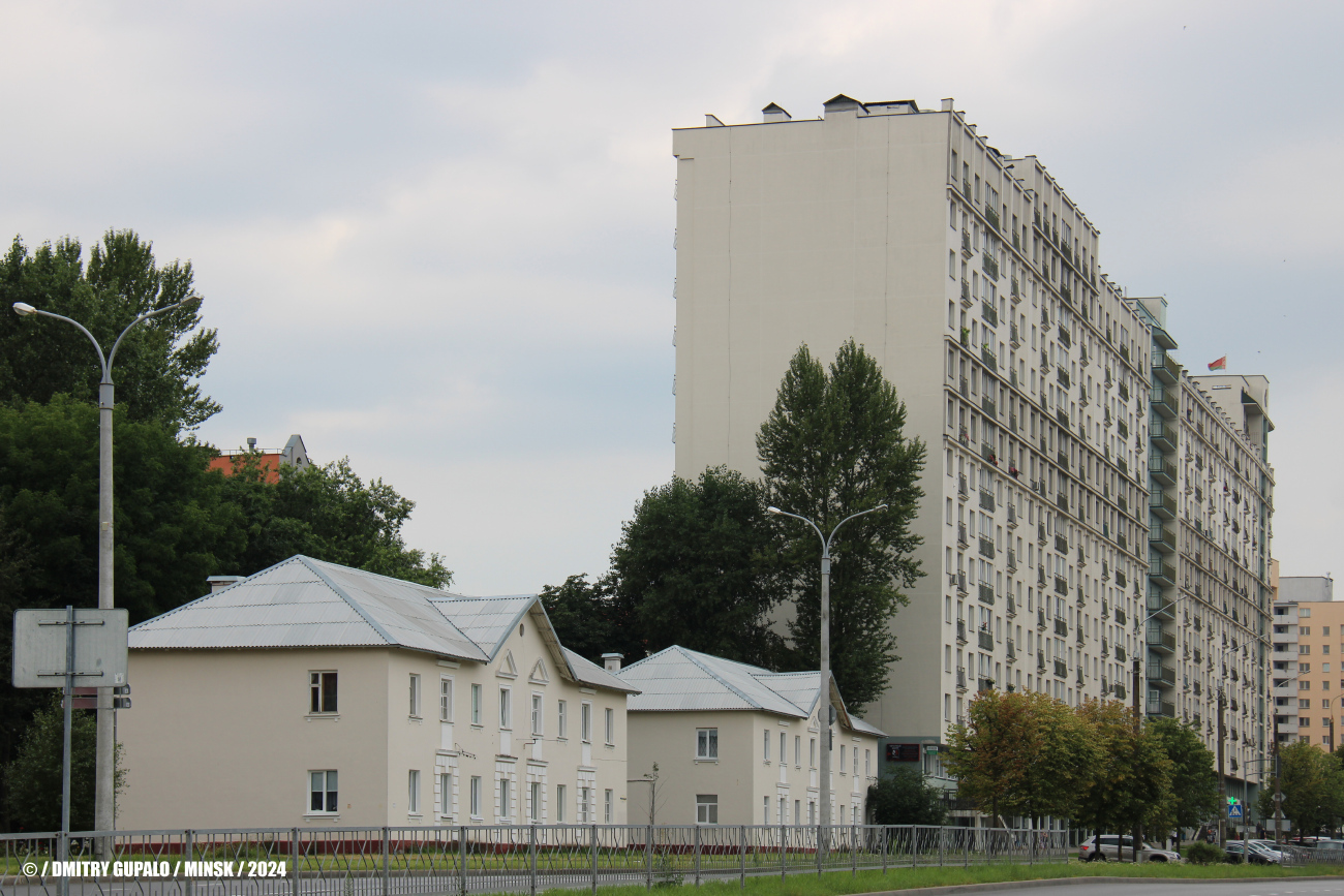 Минск, Улица Воронянского, 46 / 1-й переулок Жуковского, 2; Улица Воронянского, 44 / Пензенская улица, 25; Улица Воронянского, 40