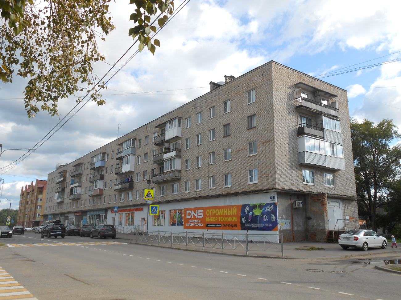 Пикалёво, 5-й микрорайон, 13