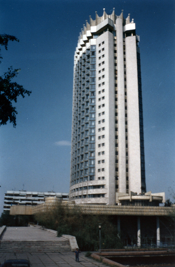 Алматы, Проспект Достык, 52