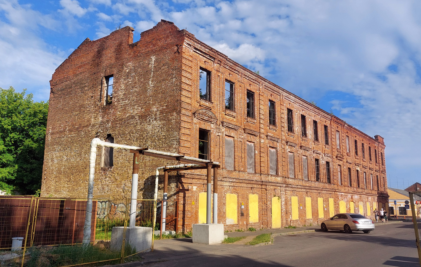 Бобруйск, Чонгарская улица, 46 / Улица Карла Маркса, 34