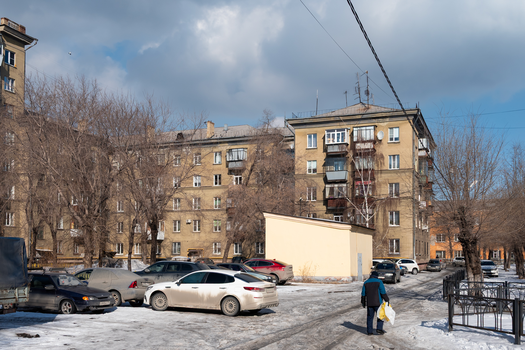 Магнитогорск, Улица Маяковского, 21А; Улица Маяковского, 21*