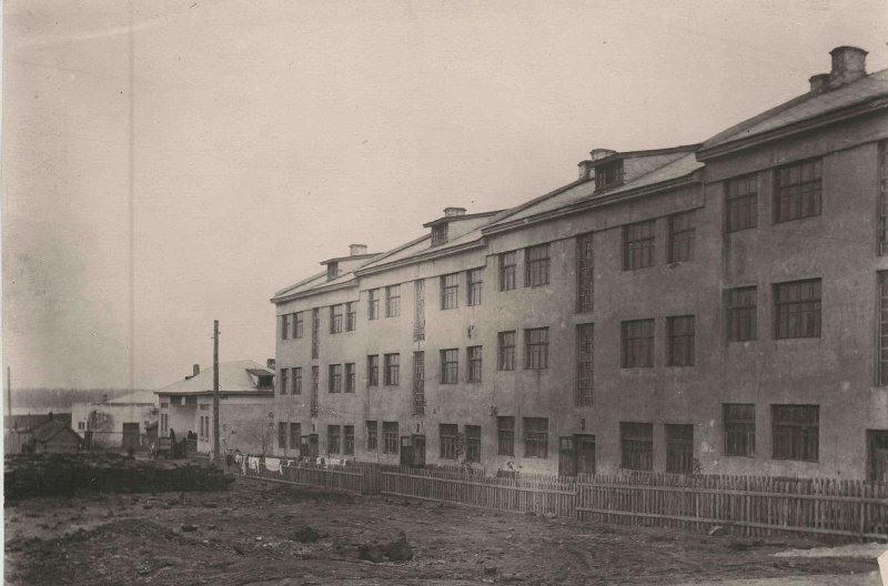 Октябрьск, Заводская улица, 1