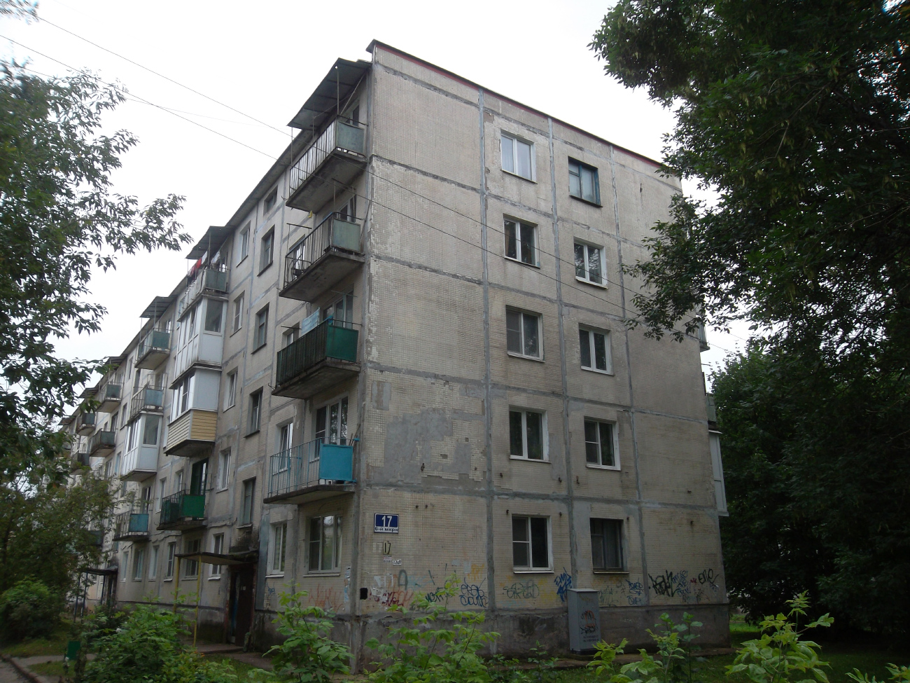 Пикалёво, 6-й микрорайон, 17