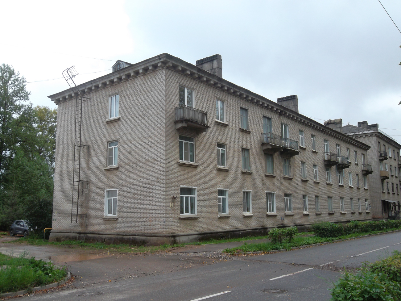 Пикалёво, 2-й Театральный переулок, 3