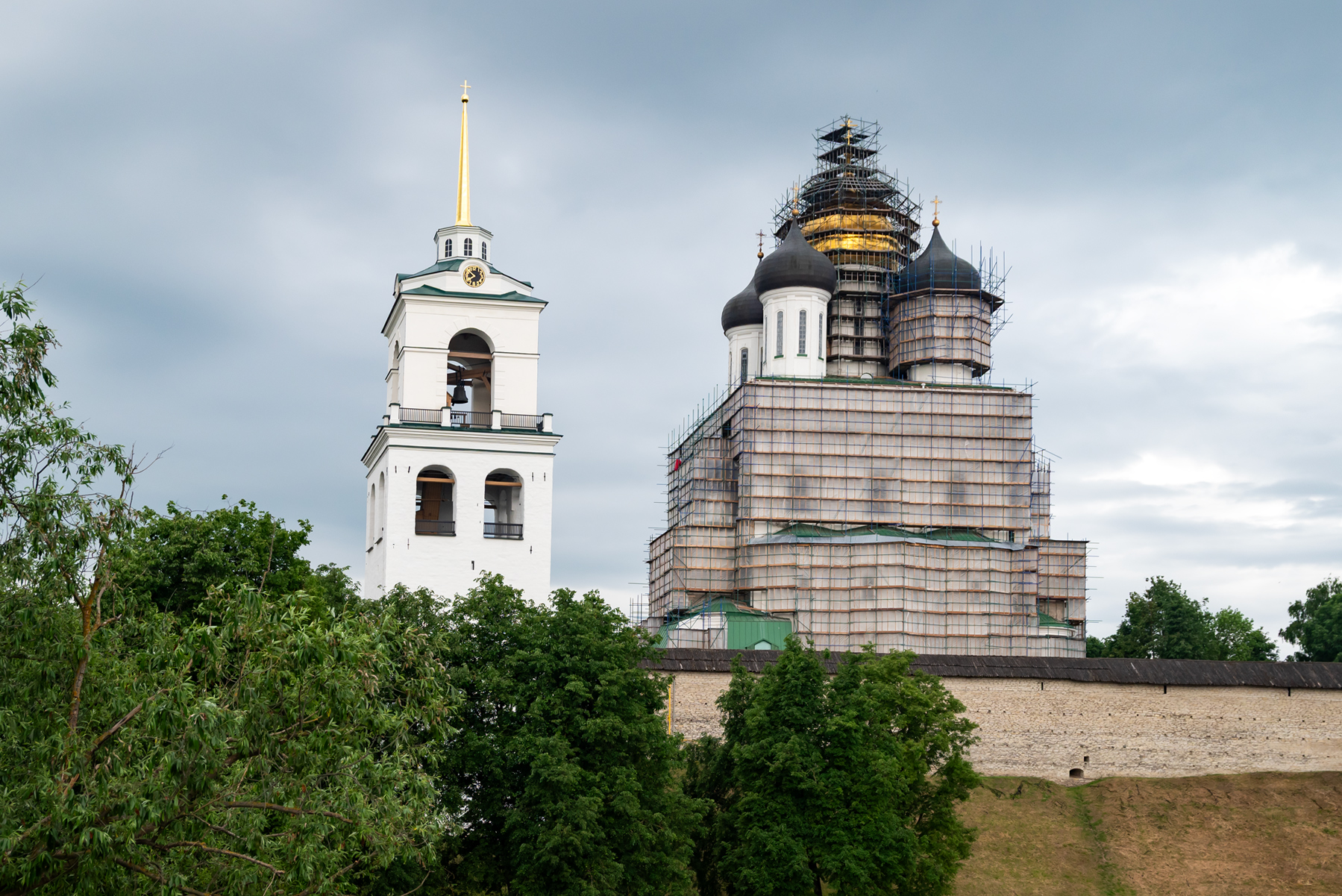 Pskov, Кремль, 3; Кремль, 2/1