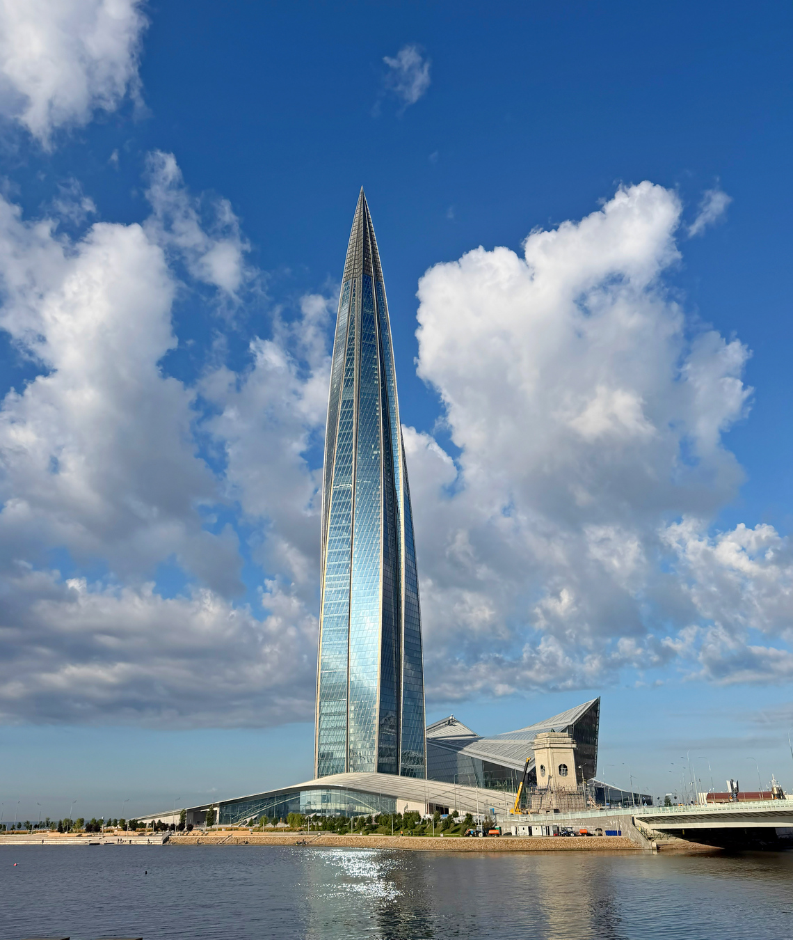 Санкт-Петербург, Высотная улица, 1
