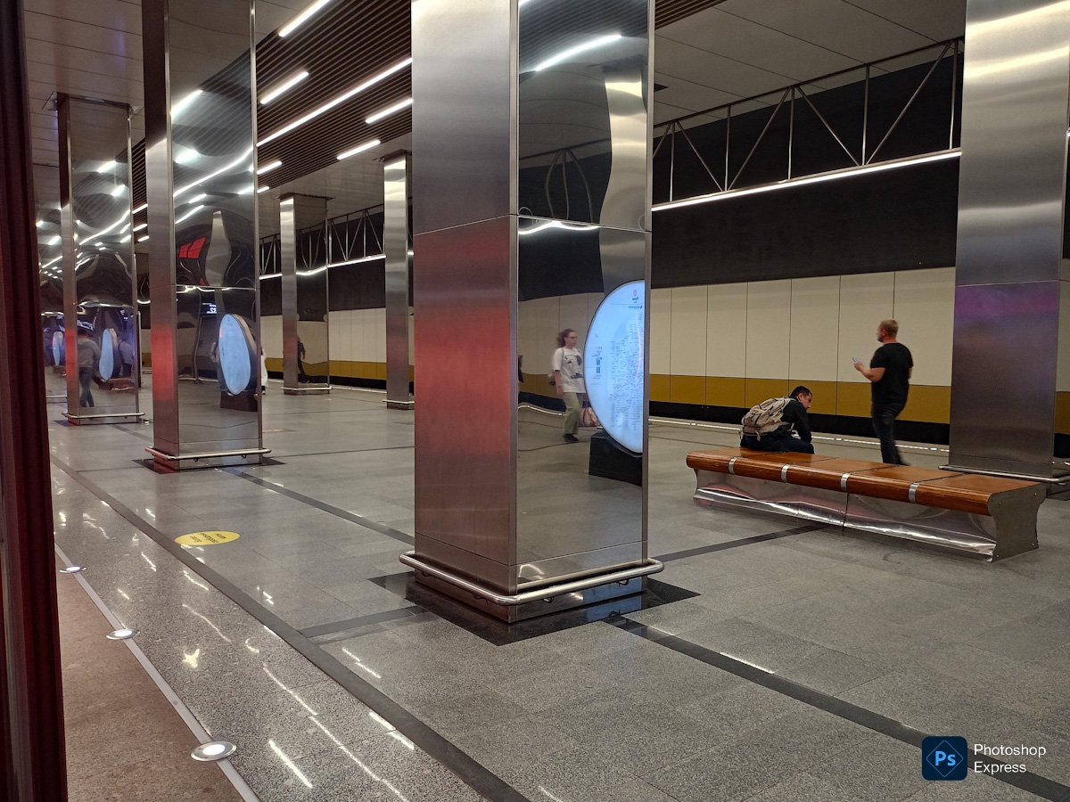 Масква, Некрасовская линия Московского Метрополитена, станция метро «Косино»