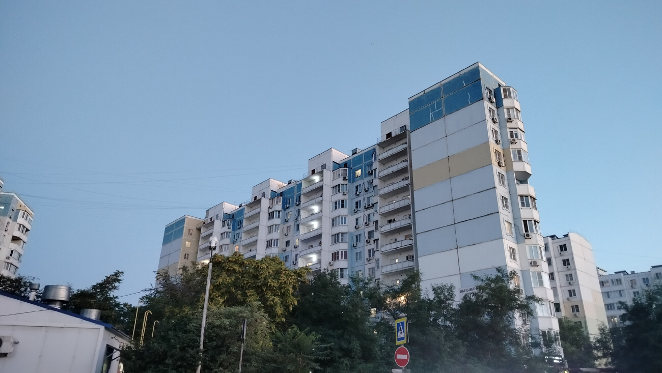 Astrakhan, Белгородская улица, 1 корп. 4