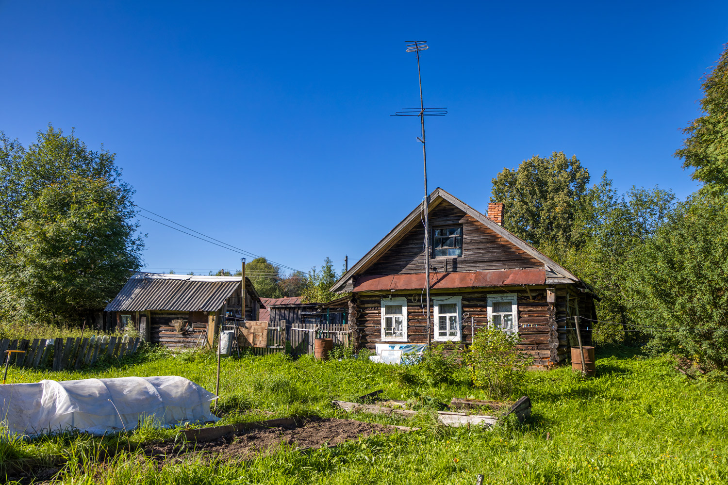 Харовский район, прочие н. п., пос. Возрождение, 8