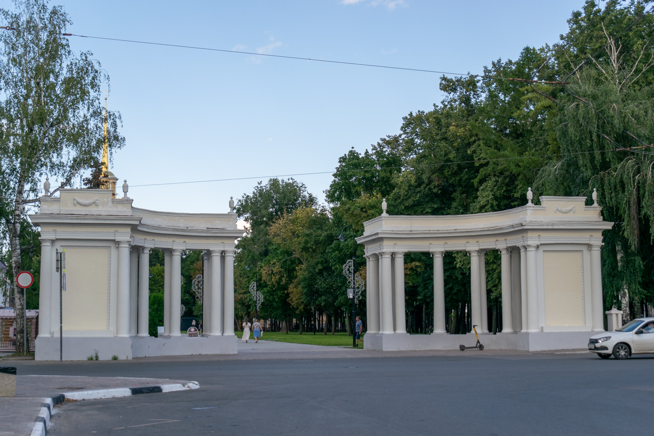 Рязань, Соборная площадь, Пропилеи