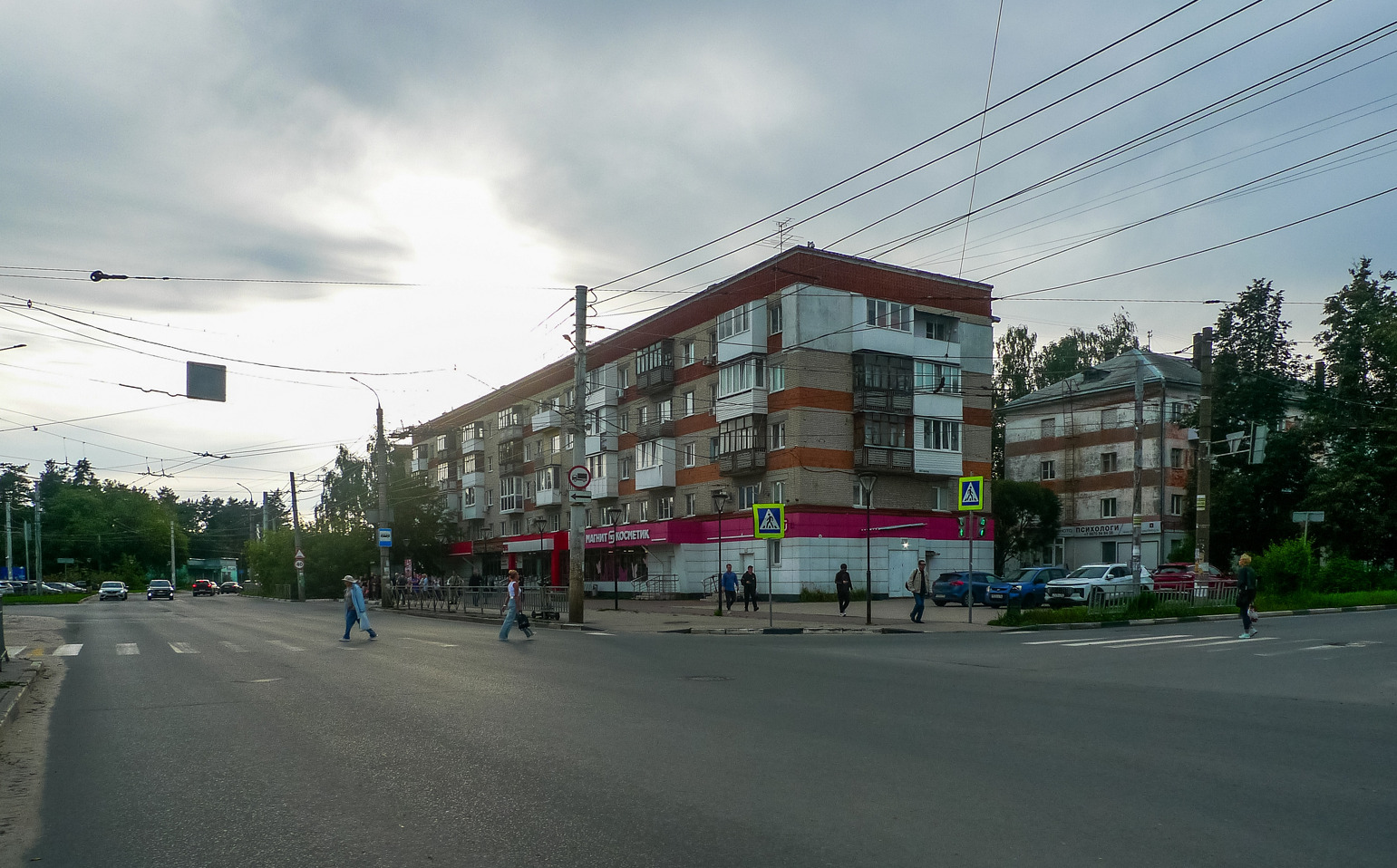 Дзержинск, Улица Терешковой, 2 / Улица Грибоедова, 52