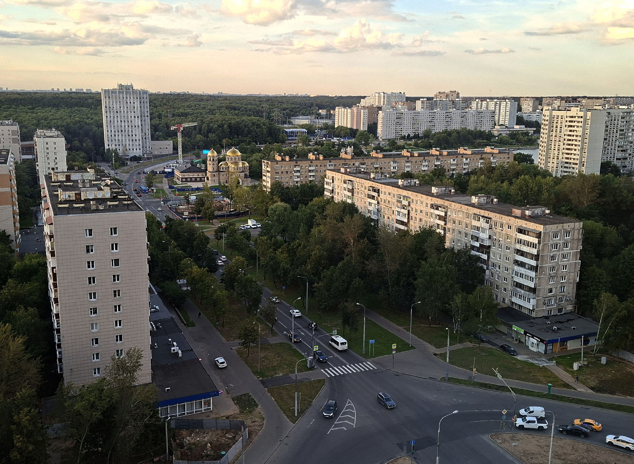 Москва, Уральская улица, 11; Уральская улица, 12 / Байкальская улица, 21