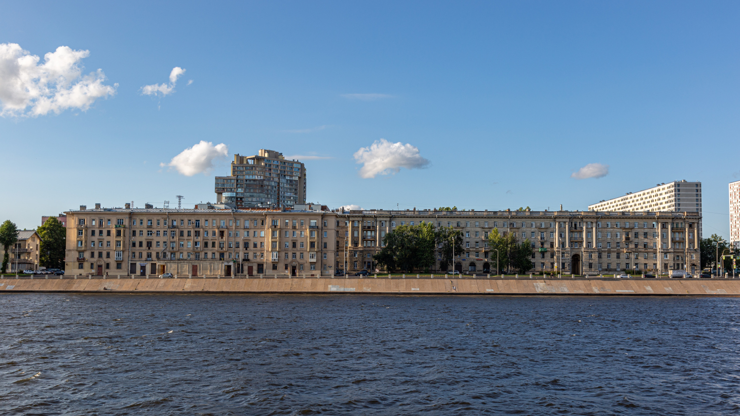 Санкт-Петербург, Октябрьская набережная, 98 корп. 1; Октябрьская набережная, 100