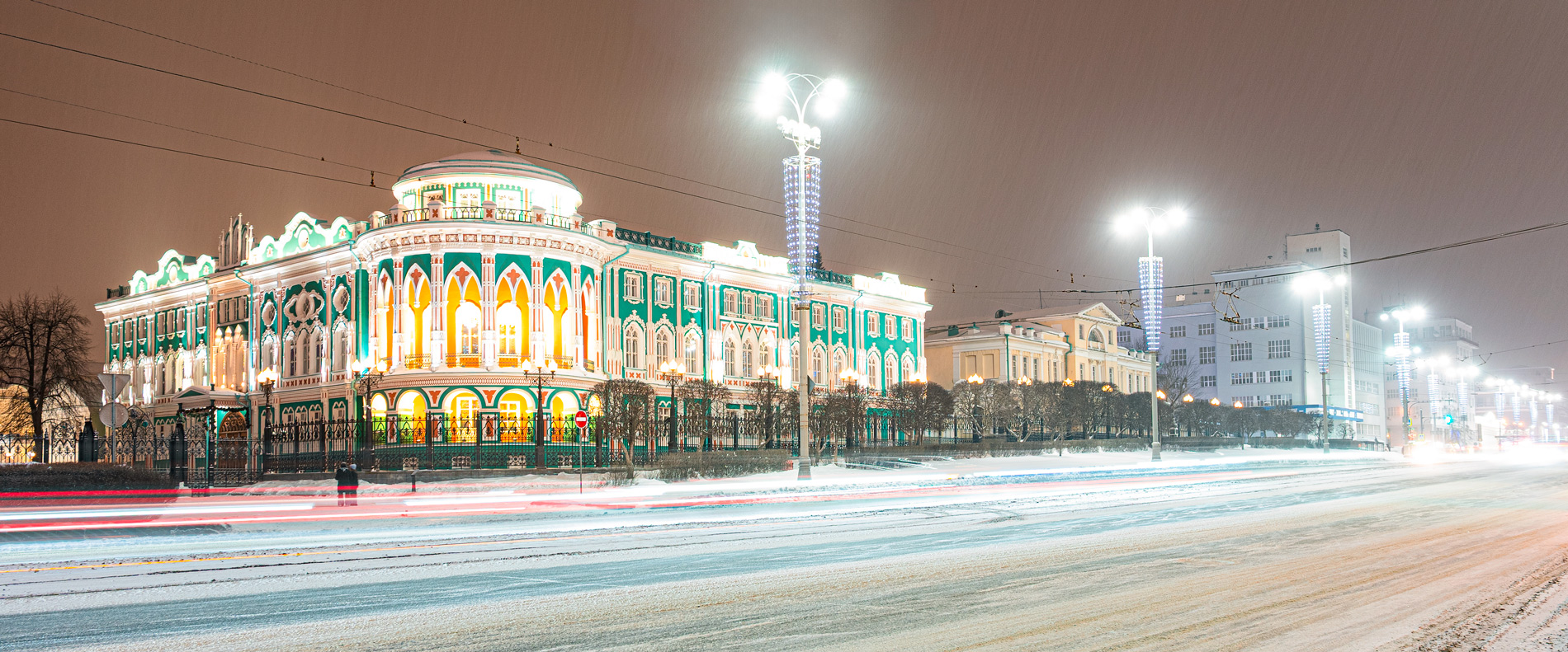 Екатеринбург, Проспект Ленина, 35 / Улица Горького, 23