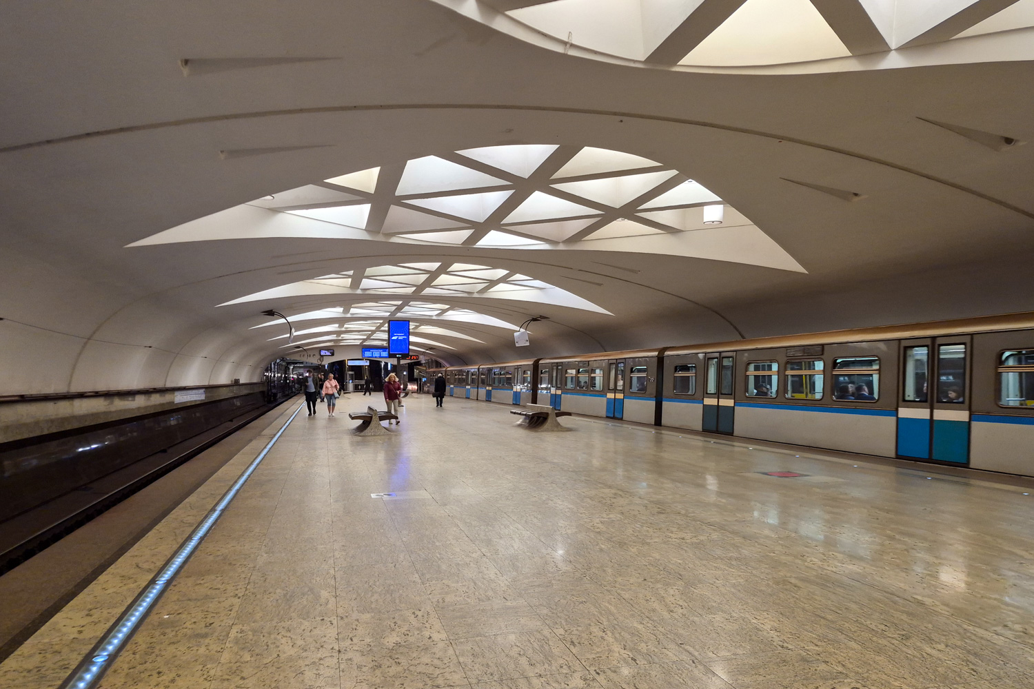 Москва, Арбатско-Покровская линия Московского метрополитена, станция метро «Строгино»