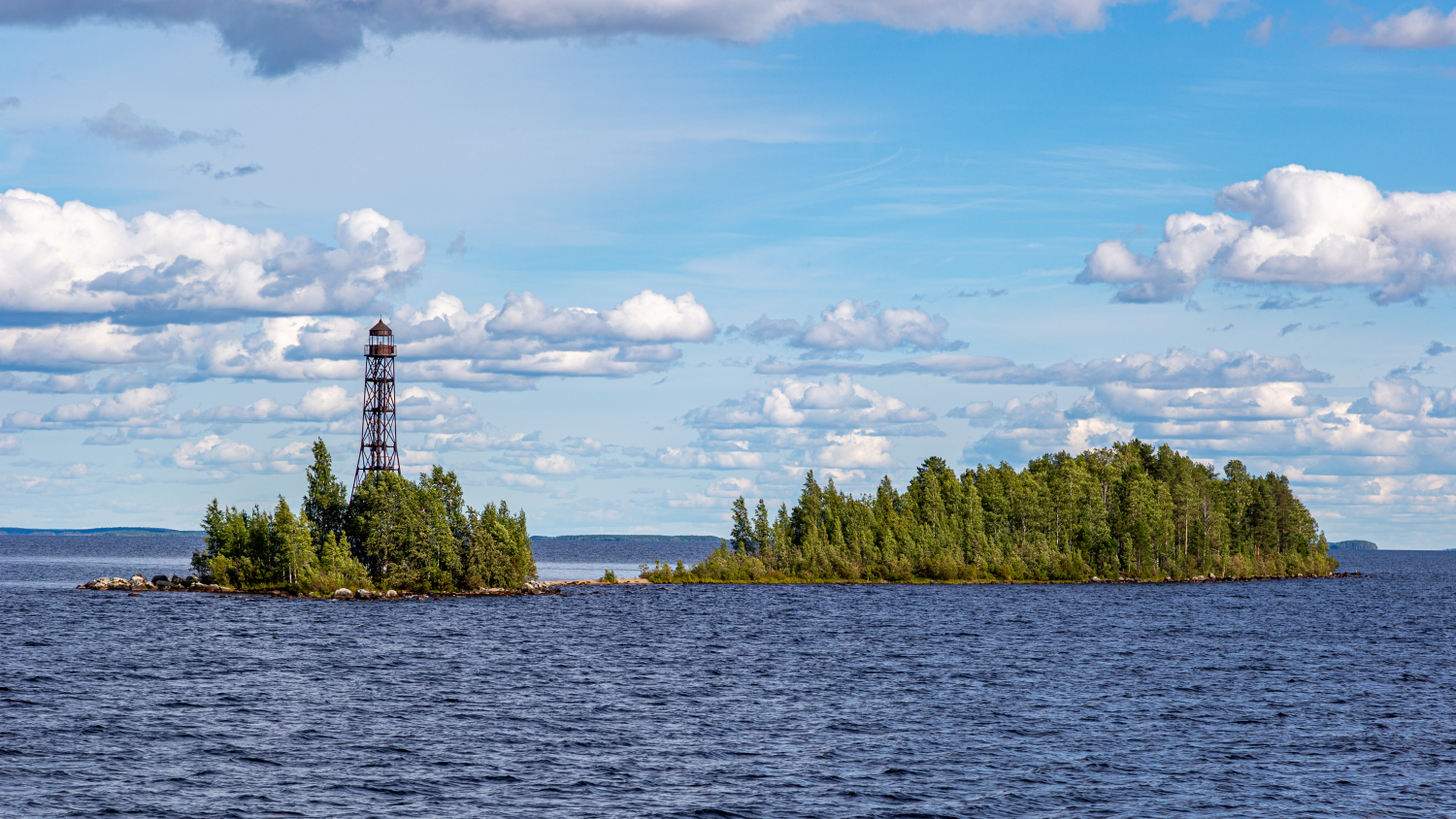 Сегежа, маяк на острове Бом