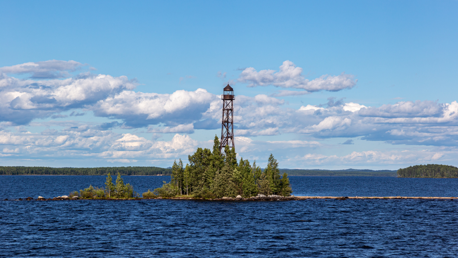 Сегежа, маяк на острове Бом