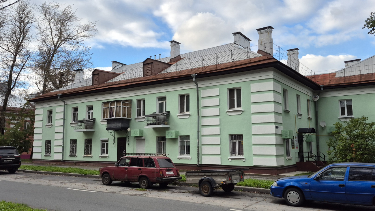 Череповец, Улица Максима Горького, 51 / Улица Карла Маркса, 72