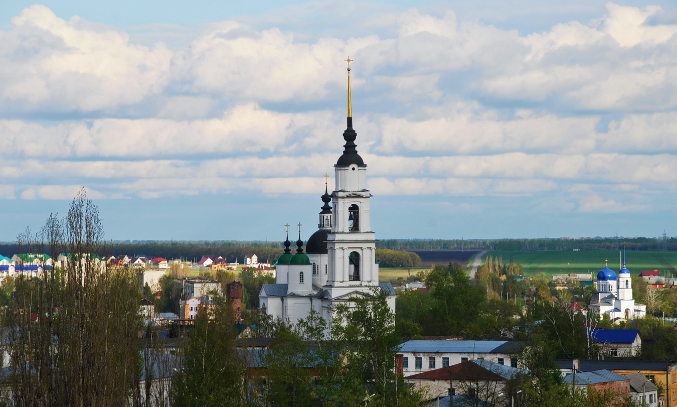Чаплыгин, Советская площадь, 1; Школьная улица, 42. Панорамы