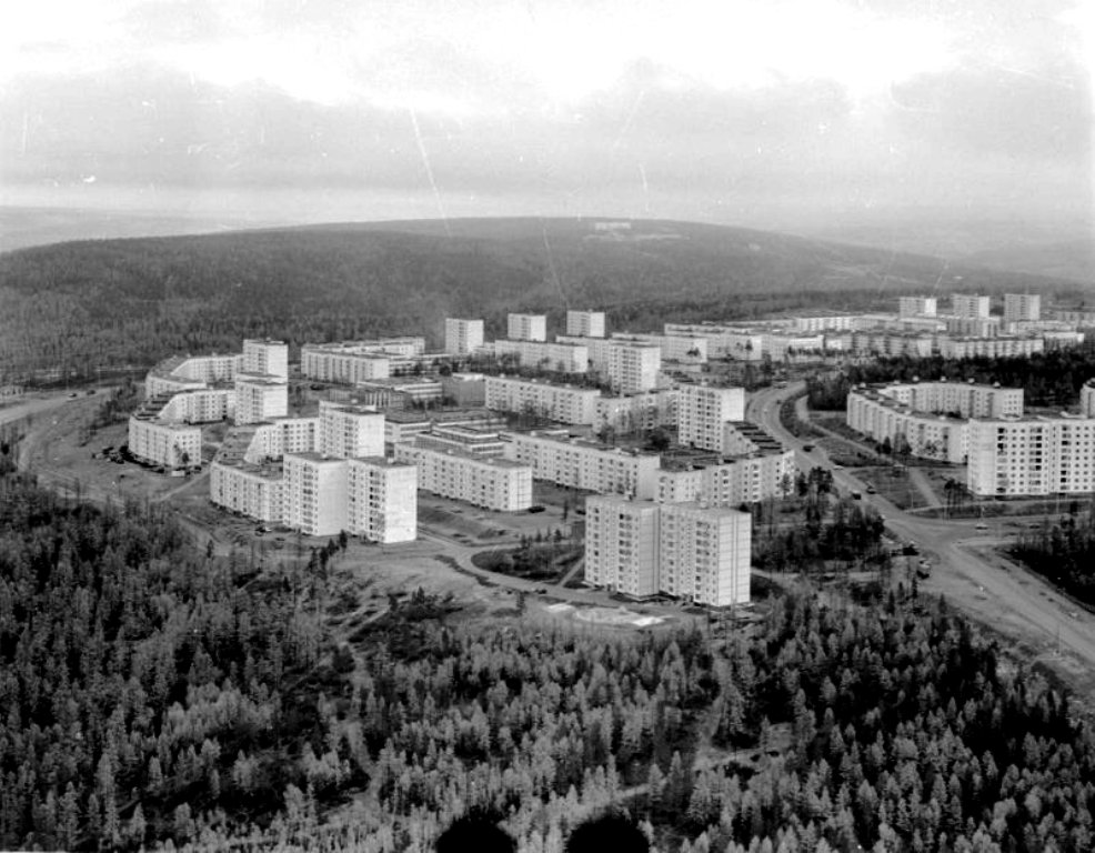 Нерюнгри, Улица имени Газеты Комсомольская Правда, 4; Улица имени Газеты Комсомольская Правда, 2; Улица Карла Маркса, 1 корп. 3; Улица Карла Маркса, 1 корп. 4; Улица Карла Маркса, 3 корп. 4; Улица Карла Маркса, 3 корп. 2; Улица Карла Маркса, 3 корп. 3; Улица Карла Маркса, 1 корп. 2; Улица Карла Маркса, 1 корп. 1; Улица Карла Маркса, 1; Улица Карла Маркса, 3; Улица Карла Маркса, 2; Проспект Дружбы Народов, 1