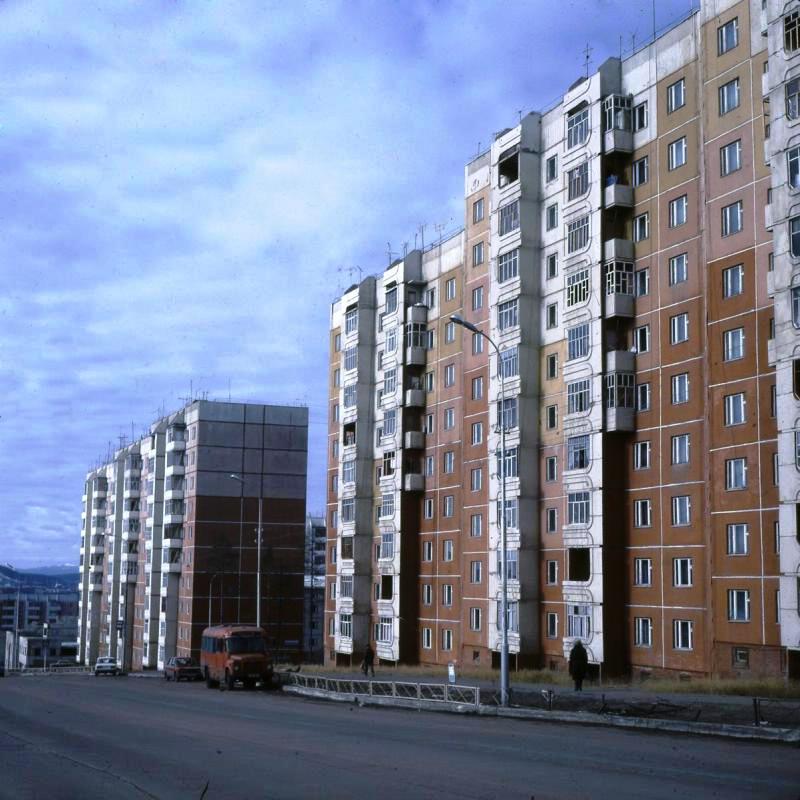 Нерюнгри, Проспект Мира, 15; Проспект Мира, 17