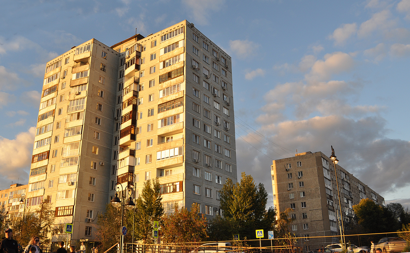Омск, Набережная Тухачевского, 22; Волочаевская улица, 19ж