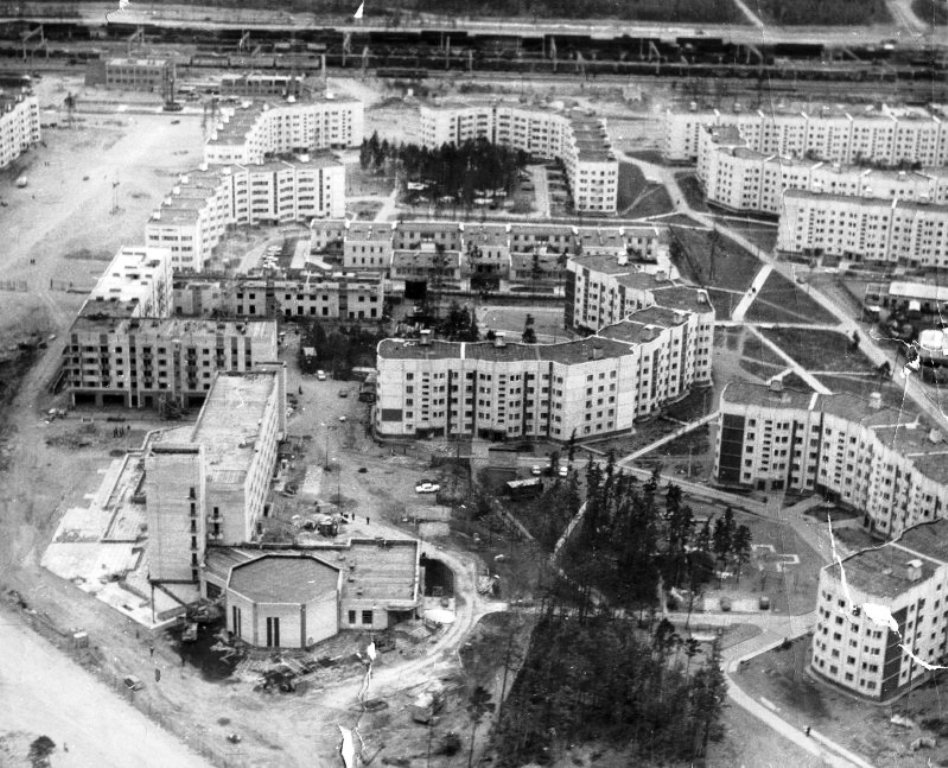 Северобайкальск, Парковая улица, 4; Парковая улица, 6; Ленинградский проспект, 1; Ленинградский проспект, 3; Проспект 60 лет СССР, 24