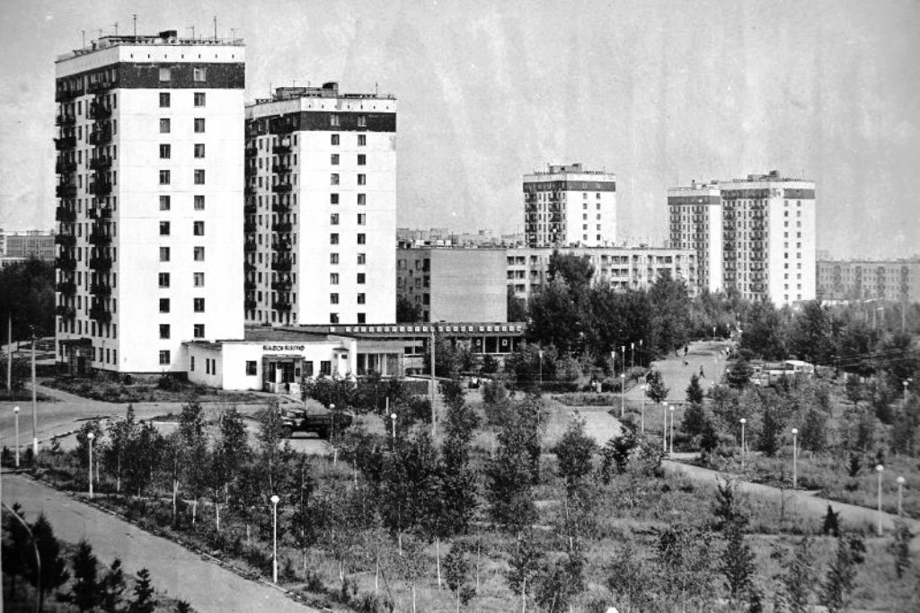 Нижнекамск, Улица 50 лет Октября, 2А; Спортивная улица, 9