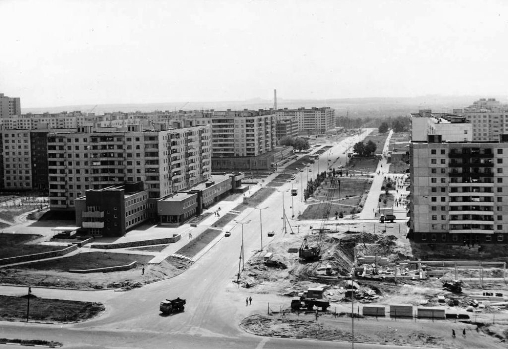 Старый Оскол, Олимпийский микрорайон, 13А; Микрорайон Жукова, 30А