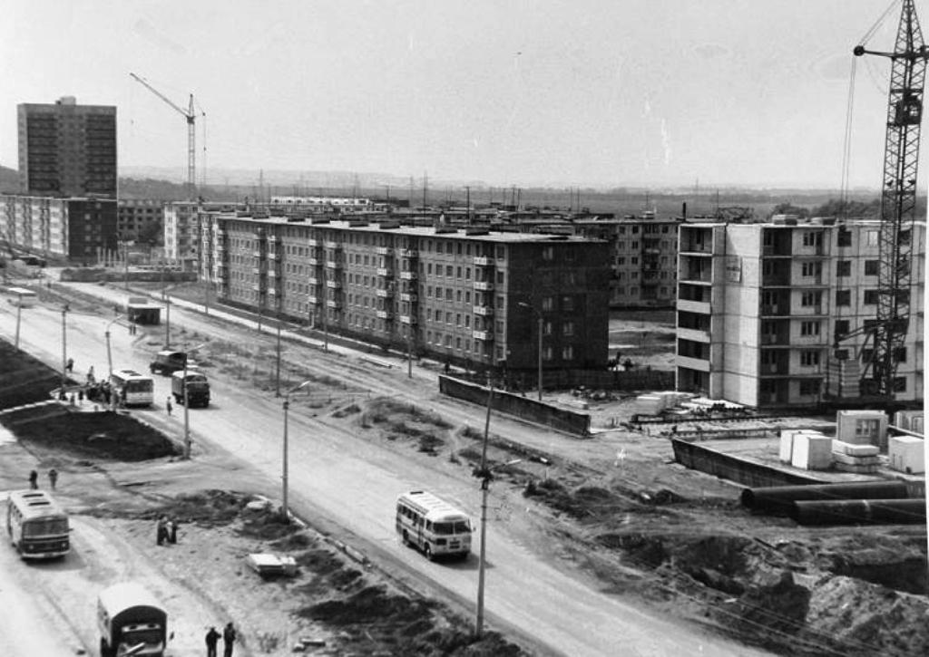 Старый Оскол, Весенний микрорайон, 7; Весенний микрорайон, 10