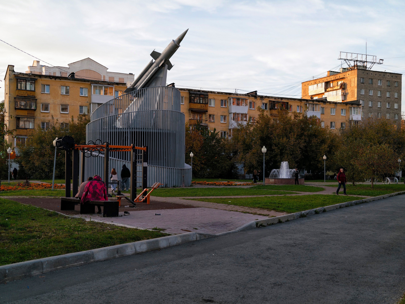 Екатеринбург, Улица Победы, 2; Проспект Космонавтов, 25А