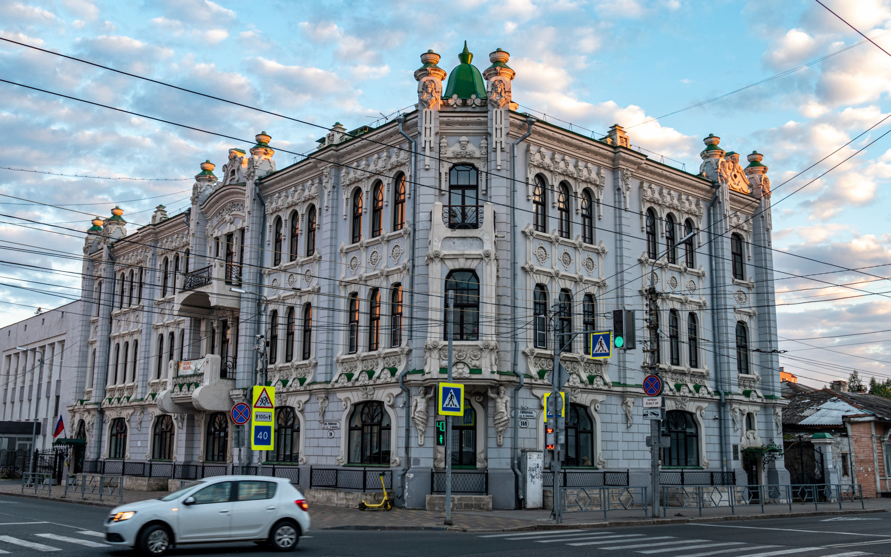 Самара, Рабочая улица, 19 / Самарская улица, 149