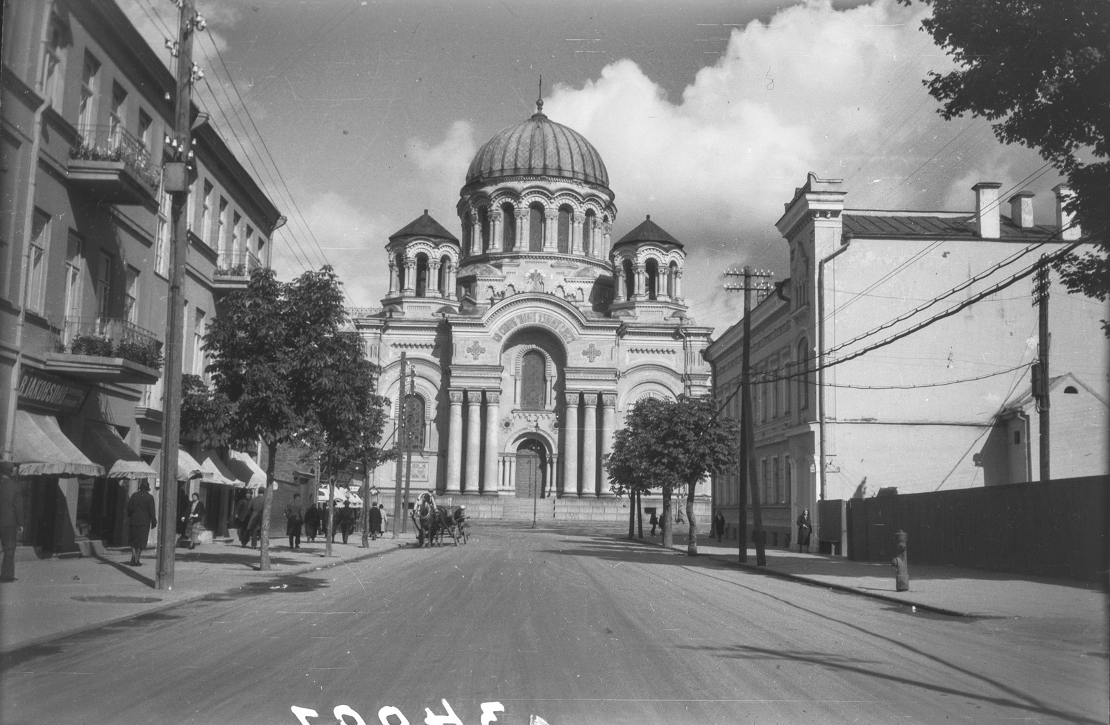 Каунас, площадь Неприклаусомибес, 14