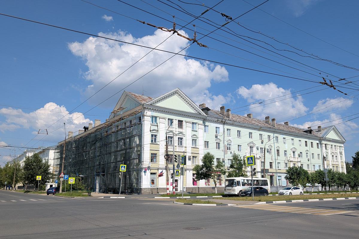 Дзержинск, Проспект Ленина, 51 / Улица Грибоедова, 11