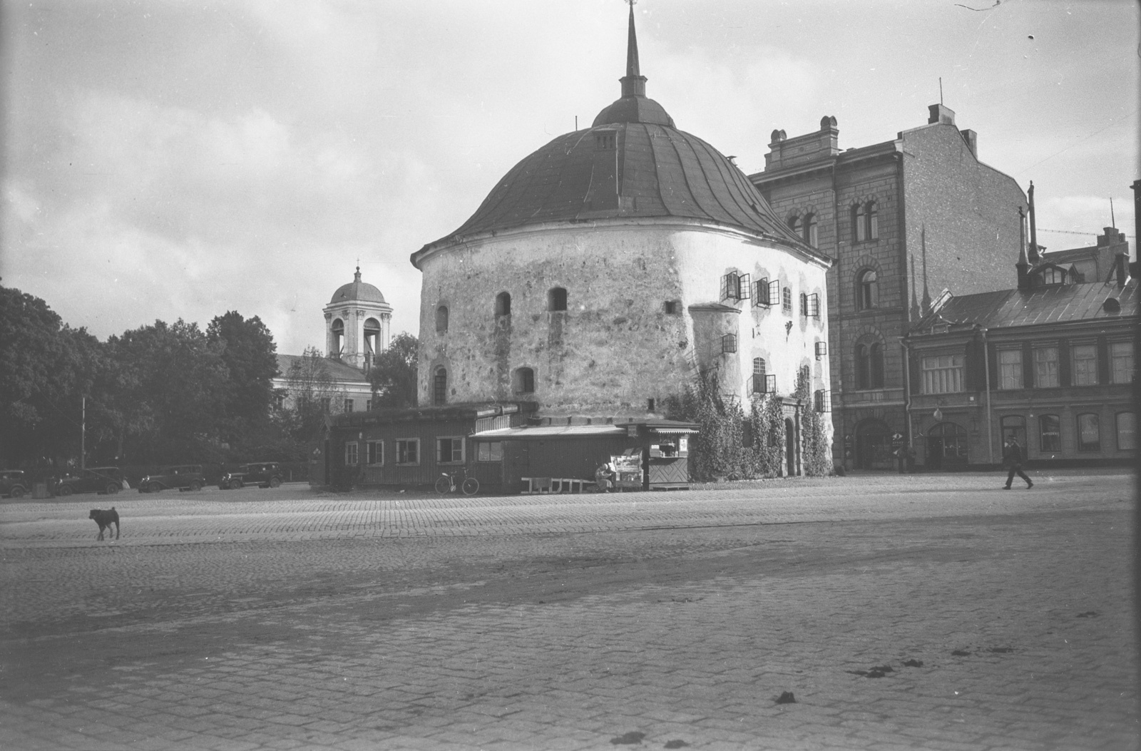 Vyborg, Рыночная площадь, 1; Красноармейская улица, 17